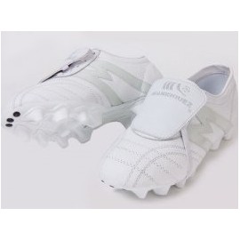 2215-Zapato de fútbol profesional marca Manríquez mod TOTAL color blanco